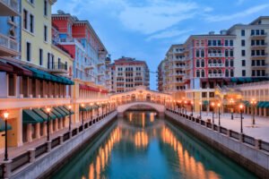 suasana Qanat Quartier di Pearl Island