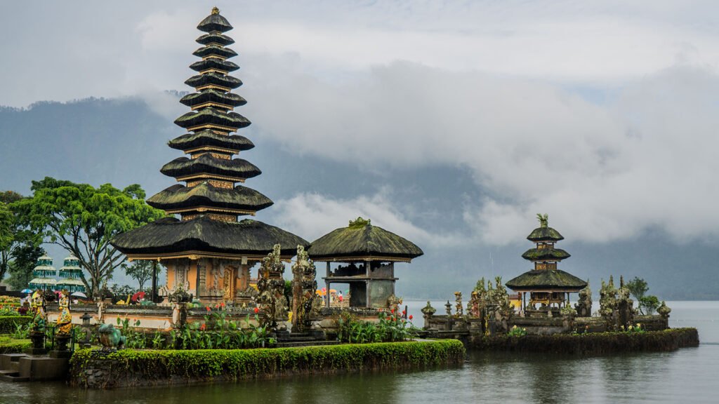 wisata halal dalam negri