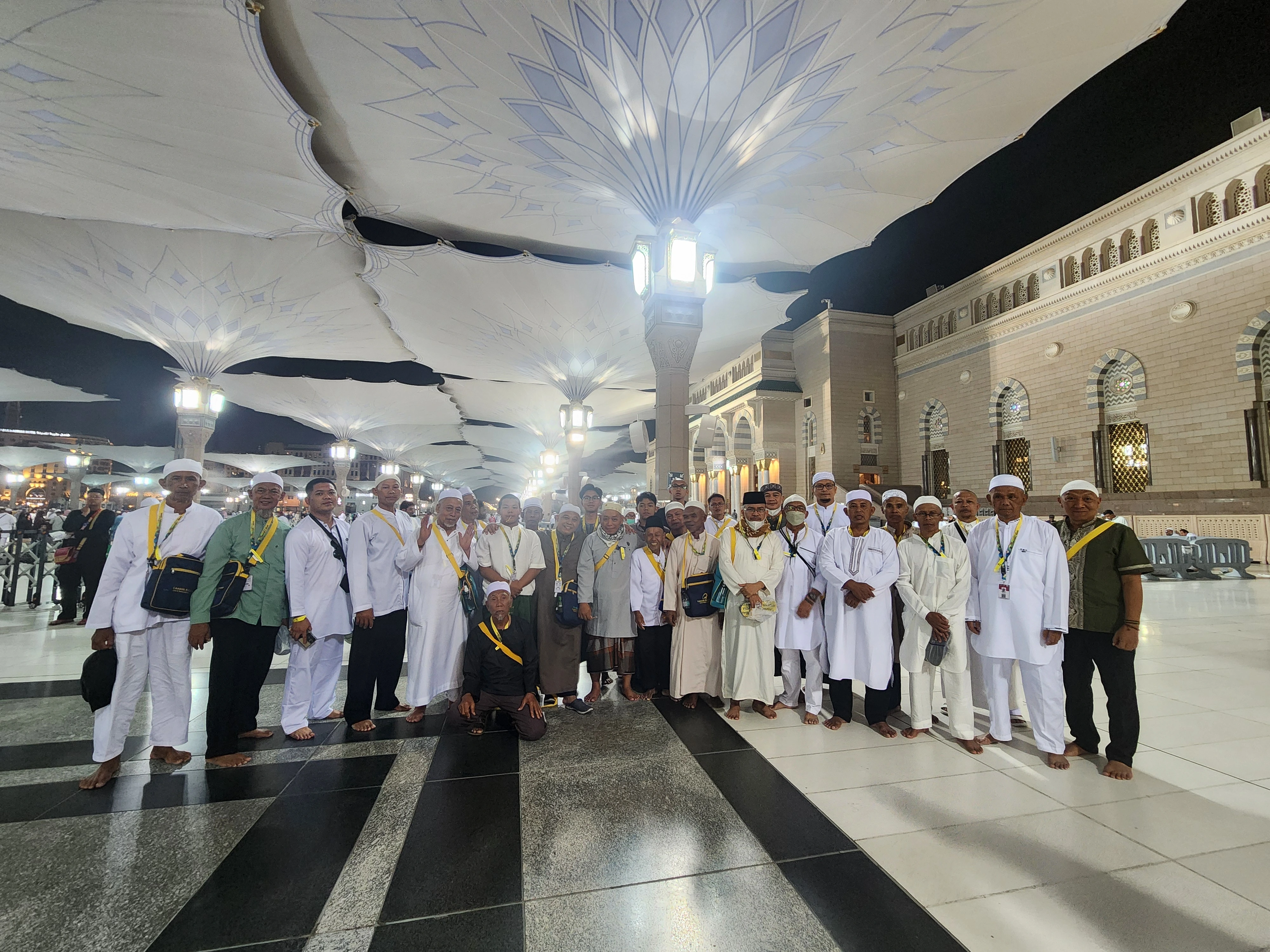 Kenapa Transmitter Dilarang Saat Haji dan Umroh? Ketahui Alasannya di Sini!