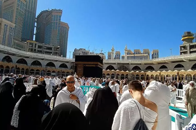 Tips Praktis Menjaga Kesehatan Jantung Selama Perjalanan Umroh