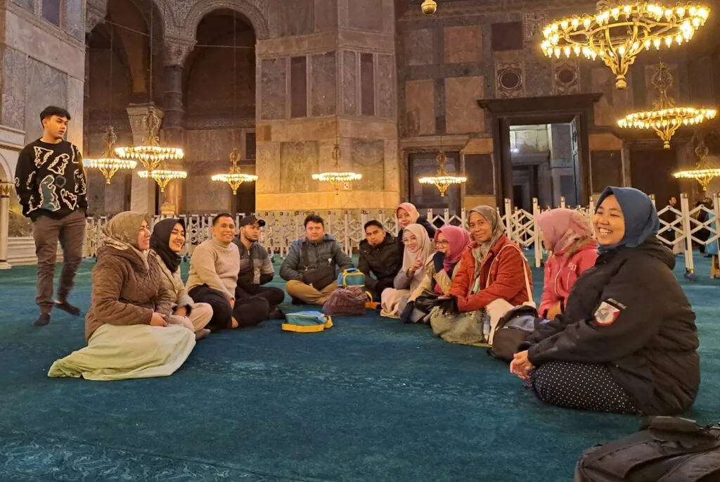 Berapa Biaya Umroh Private Terbaru untuk 2 - 4 Orang 2025-2026
