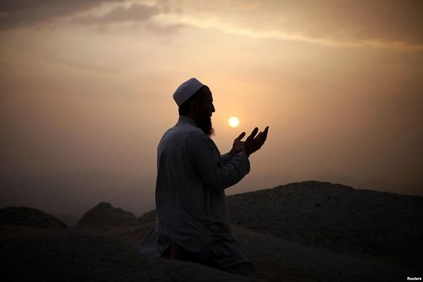 Bacaan Doa Kepulangan Umroh untuk Tamu Lengkap dengan Artinya