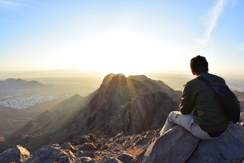 Apa Saja Risiko Umroh Backpacker? Pertimbangkan Sebelum Berangkat!