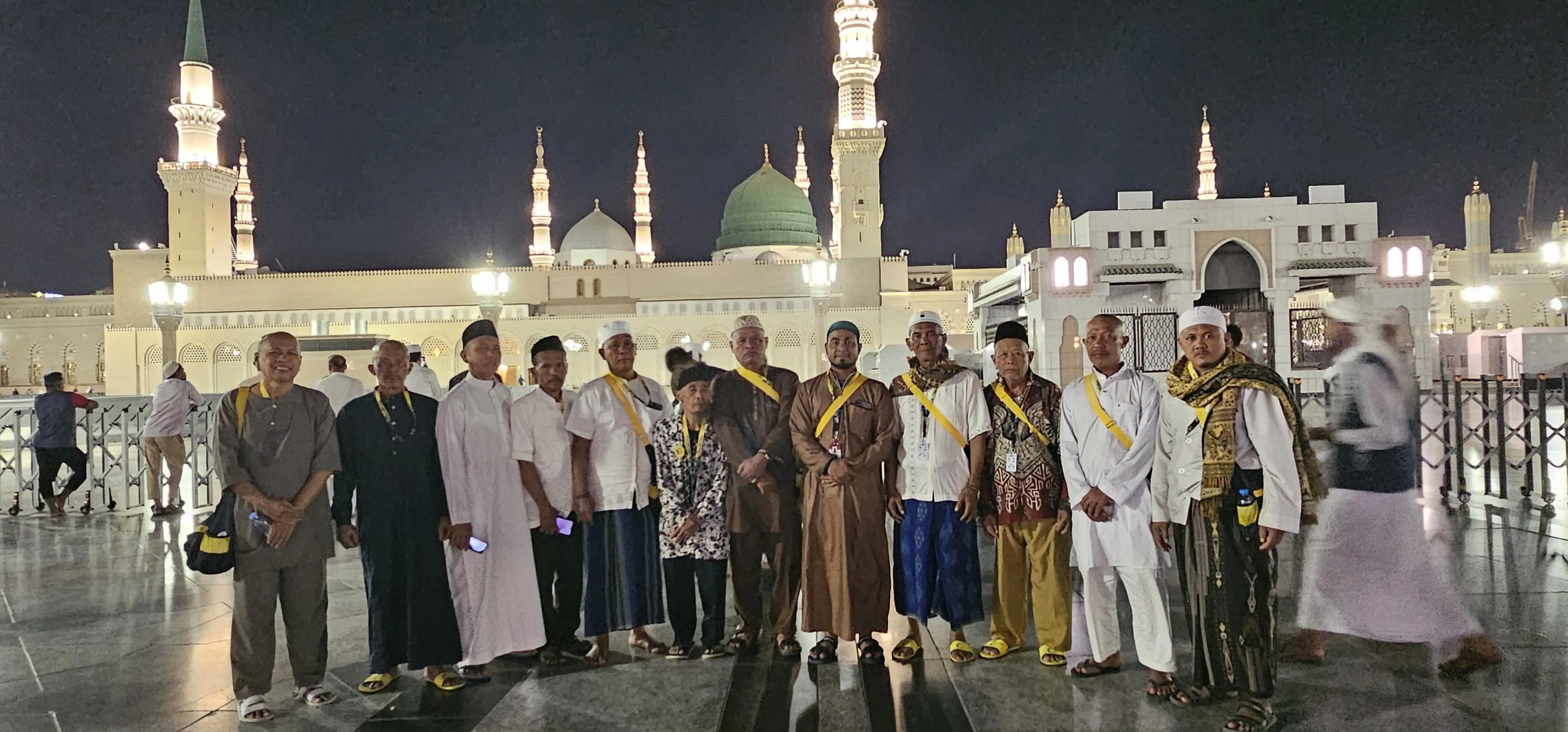 Manajemen Uang Saat Umroh: Cara Belanja Oleh-Oleh dan Kebutuhan Umroh Biar Hemat
